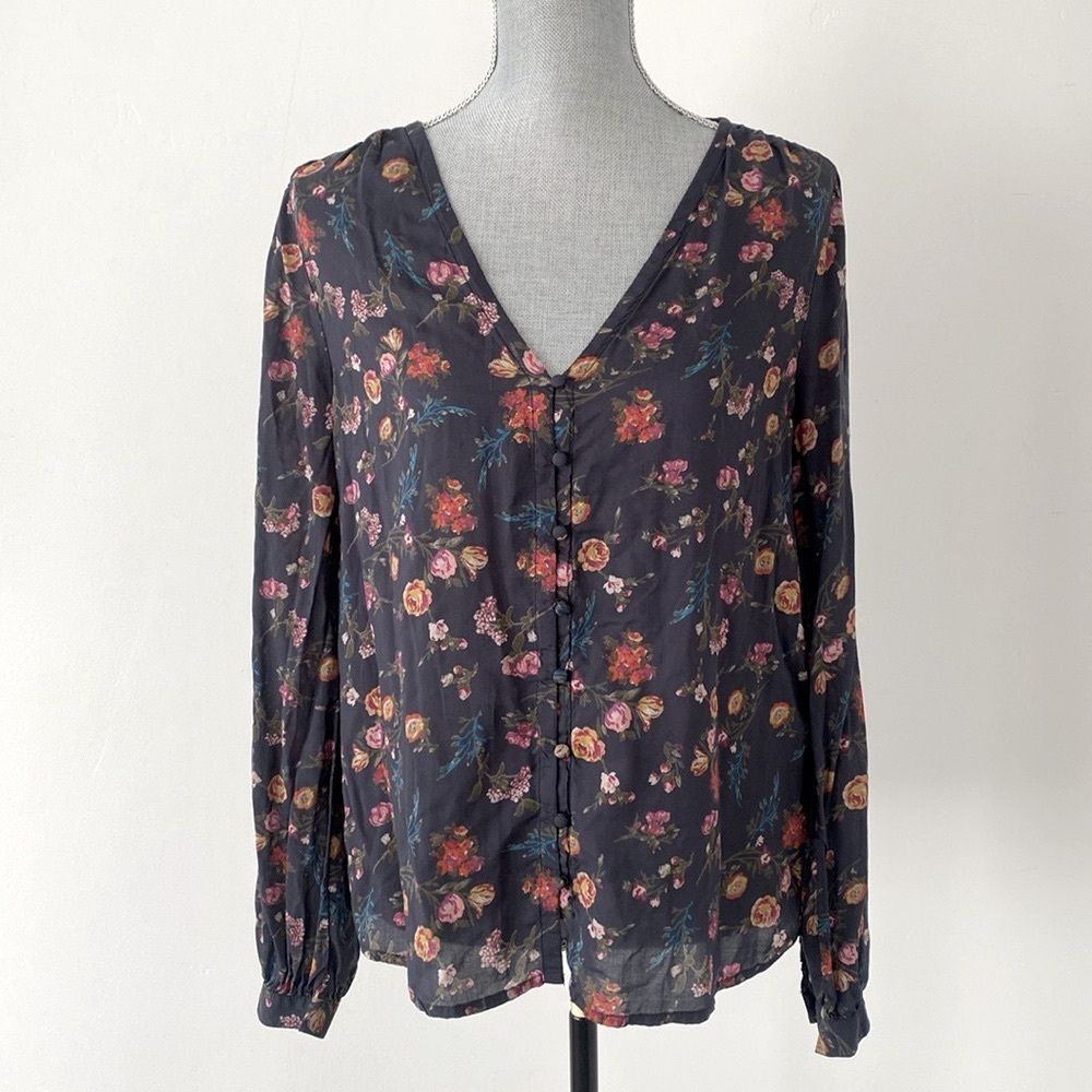 Lucky Brand Floral Print on Gray Relaxed Blouse M Cottagecore Boho Dainty NWOT